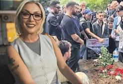 1 yıl önce hayatını kaybeden Güllü mezarı başında dualarla anıldı