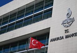 AYM'nin süresiz nafakayı iptal eden kararı Resmi Gazetede