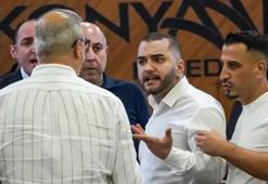 CHP’den istifa eden Konyaaltı Belediye Başkanı'nın meclis toplantısında arbede çıktı