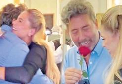Ünlü oyuncu Emre Kınay eski eşi Emine Ün'e gül verdi!