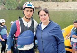 Enkazdan çıkan rafting şampiyonu