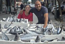 Balıkçı tezgâhlarında şok indirim! 850 gramlık palamutlar kapış kapış satılıyor