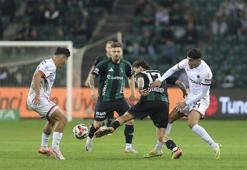 BEŞİKTAŞ KOCAELİSPOR MAÇI NE ZAMAN, SAAT KAÇTA, HANGİ KANALDA? SÜPER LİG 7. HAFTA BEŞİKTAŞ KOCAELİSPOR MUHTEMEL 11'LER VE CANLI YAYIN BİLGİSİ