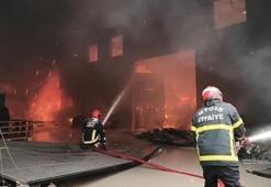 Mersin'de tütün işleme tesisinde yangın! İtfaiye ekipleri müdahale ediyor