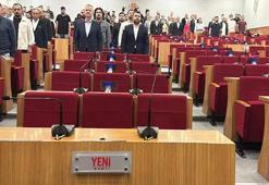 İzmir Büyükşehir Belediye Meclisi yeterli çoğunluk sağlanamadığı için toplanamadı