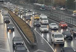 İstanbul'da trafik kilit! Yağışın da etkisiyle yoğunluk yüzde 89'a ulaştı