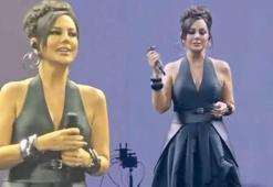 Ebru Gündeş'ten hayranlarını duygulandıran anlar! 27 yıl sonra yeniden söyledi