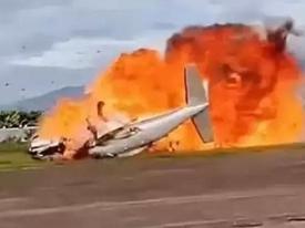 Venezuela’da kalkış yapan uçak piste çakıldı