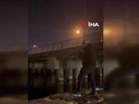 Denize ateş edip 'ses terapisi' diyerek paylaştı