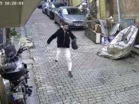 3. kata tırmanan hırsız kameraya takıldı