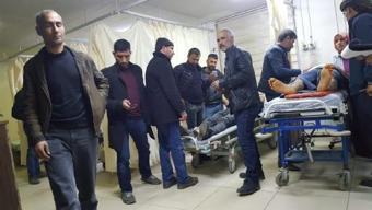 Diyarbakır'da CHP'lileri taşıyan minibüse, otomobil çarptı: 7 yaralı