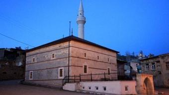 207 yıllık çivisiz cami zamana meydan okuyor