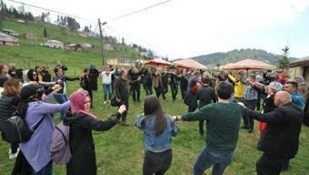 'Mor Yayla'ya hafta sonu ziyaretçi akını