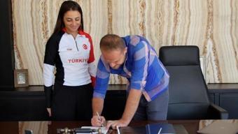 Annesinin 'koşma kızım kalbin durur' dediği milli atlet Derya’ya sponsor bulundu