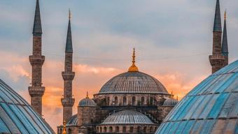 Kevser Suresi Anlamı, Meali ve Diyanet Tefsiri (Kevser Suresinin Türkçe ve Arapça Okunuşu)
