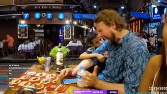 Ünlü Twitch yayıncısı Jay Streazy, çiçekçi çocuk tarafından ısırıldı