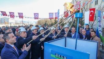 Gürpınar'da, ilk doğalgaz meşalesi yakıldı