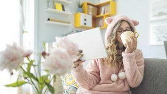 Evde pijama giymek aşkı öldürüyor! Stil uzmanından rahat ve çekici öneriler