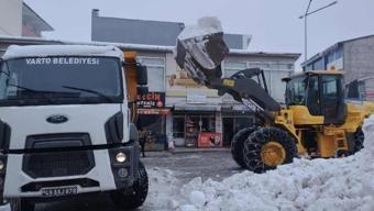 Varto'dan günde 1200 ton kar, ilçe dışına taşınıyor