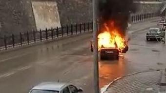 Gümüşhane'de otomobil alev alev yandı