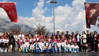 Kemer'de 23 Nisan coşkusu