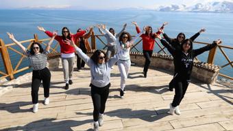 Van'da kadınlar, Akdamar Adası'nda spor yaptı