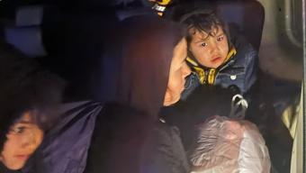 Çanakkale'de 15 kaçak göçmen ile 2 organizatör yakalandı