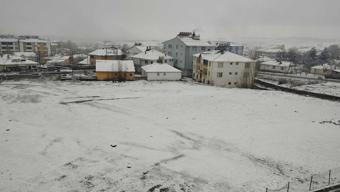 Muş'ta kar yağışı etkili oldu, köy yolları kapandı