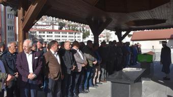Gece kulübündeki yangında ölen işçi, Gümüşhane'de toprağa verildi