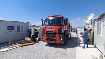 Malatya'da depremzelerin yaşadığı 2 konteyner yandı