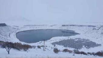 Kapadokya’nın kalp şeklindeki  narlı gölde kış güzelliği
