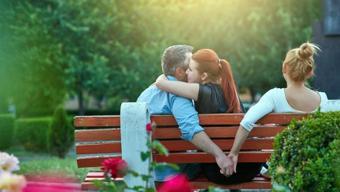 Aldatıldığınızı ele veren işaretler! En çok buradan yakalanıyor...