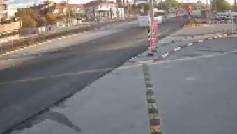 Yolcu otobüsüyle çarpışan ATV sürücüsü öldü; kaza kamerada