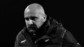 Sırbistan'da Süper Lig teknik direktörü maç esnasında kalp krizi geçirip hayatını kaybetti