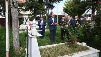 Şehit kabirlerine ziyaret