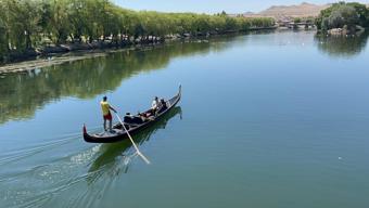Kapadokya’da Kızılırmak Nehri’ndeki gondol turlarına yoğun ilgi