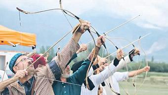 Adana’da okçuluk şöleni