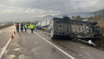 Tokat’ta minibüs, kamyonete çarptı: 1 yaralı