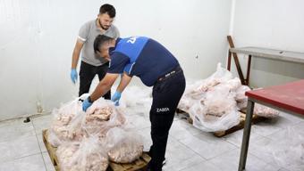 Antalya'da son kullanma tarihi geçmiş 25 ton tavuk ürünü imha edildi