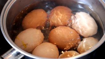 3 dakikada mükemmel yumurta nasıl pişirilir? Kıvamı ipeksi oluyor