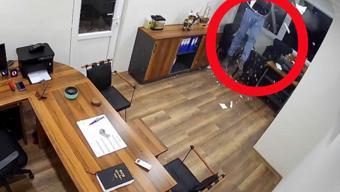 Bastığı alçıpan çöktü, kendini bir kat aşağıda buldu