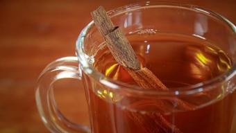 Her gün 1 bardak tarçınlı su içerseniz ne olur? Deneyenler 'fark ediyorum' diyor: Peki bilim ne söylüyor?