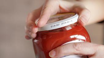 Evde sık yapılan hata! Bu alışkanlık tehlikeli olabilir: Buzdolabına cam kavanoz koyanlara kötü haber