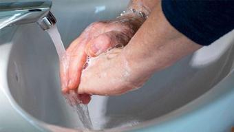 Kürdan gibi kırılan tırnakları güçlendiriyor! Duştan önce uygulayın