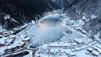 Uzungöl buz tuttu