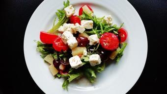 Ne limon ne sirke! Meğer en sağlıklı salata sosu buymuş