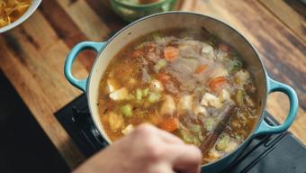 Dünyanın en uzun yaşayan ailesi bu çorbayı içiyor! Tek tencerede hazırlanabiliyor