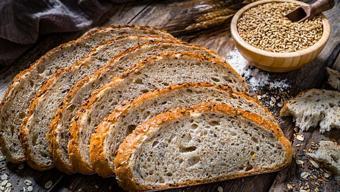 Bu ekmeği yiyen kilo veriyor! Diyetisyenlerin glutensiz ve yağ yakıcı ekmek tarifi