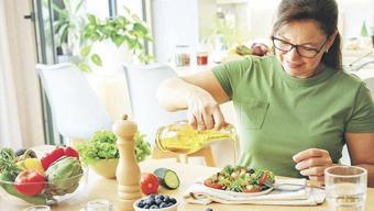 'Mucize kür' değil, işte kalp yaşını geriye çeken formül! Her şey sofrada başlıyor