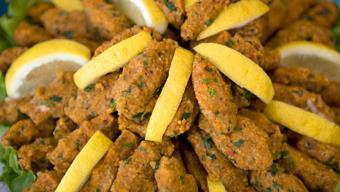 Asla dağılmayan mercimek köftesi tarifi! Uzun uzun yoğurmaya gerek yok